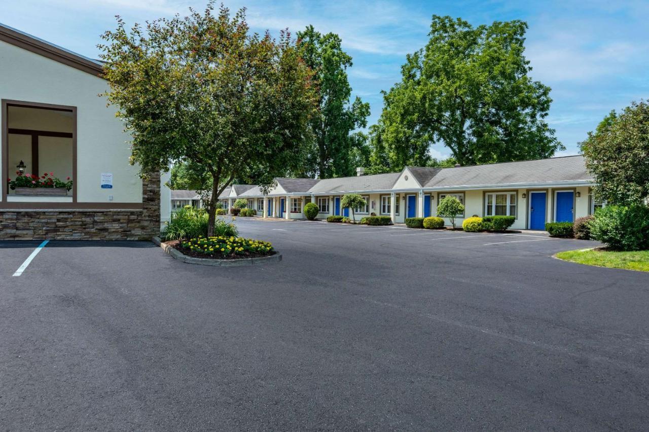 Rodeway Inn Poughkeepsie Exterior photo
